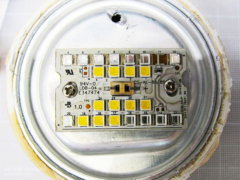 The bulb contained twenty-three SMD LEDs.